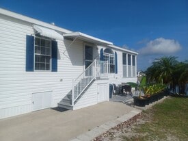 Newly Remodeled / Furnished 2 Bedroom / 2 Bathroom in Fort Myers Beach, FL - Building Photo