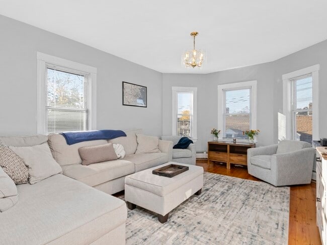 63 Marshfield St, Unit 3 in Boston, MA - Building Photo - Building Photo