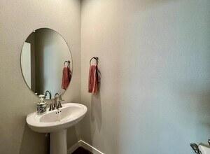 609 Josephine Ave in Madera, CA - Building Photo - Building Photo