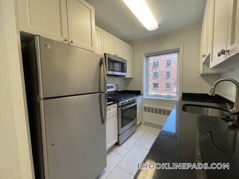 70 St Paul St, Unit 2 in Cambridge, MA - Foto de edificio - Building Photo