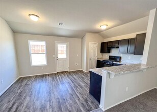 11909 Jude Way in Yukon, OK - Building Photo - Building Photo