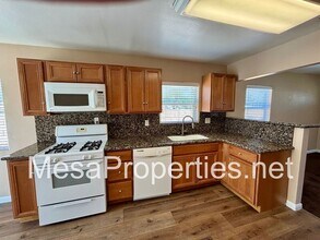 123 N 12th Ave in Upland, CA - Building Photo - Building Photo
