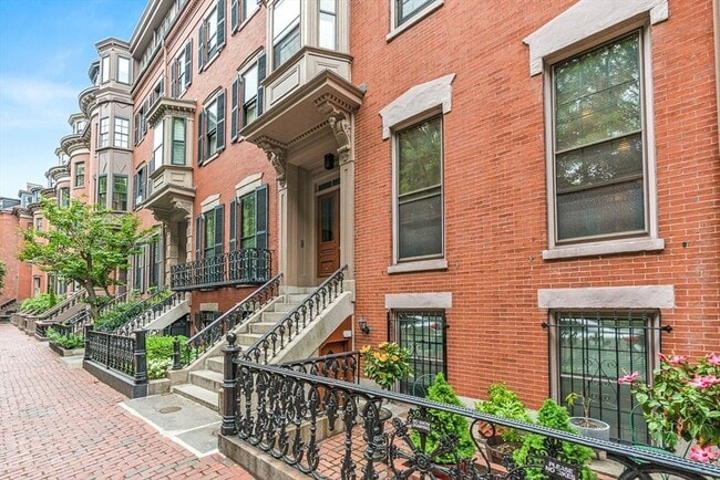 property at 27 Union Pk