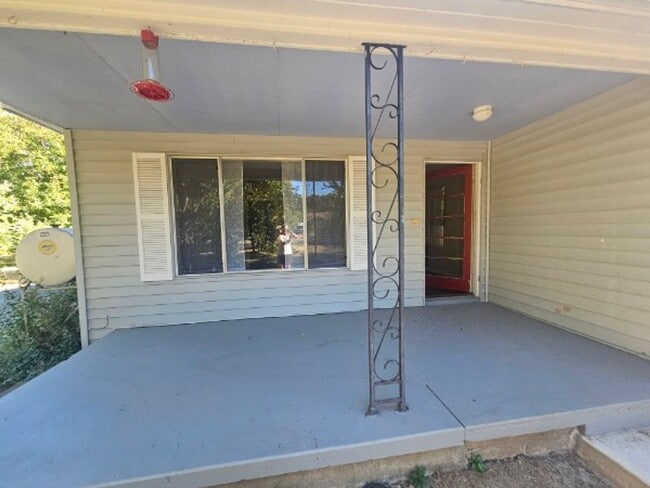 571 Clover Dr in Upper Lake, CA - Building Photo - Building Photo
