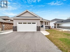 600 Simcoe St in Amherstburg, ON - Building Photo