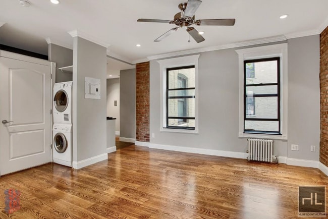 East 100th Street, Unit 2C in New York, NY - Building Photo - Building Photo