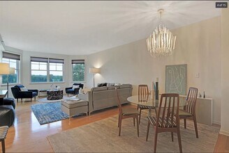 15 Enterprise Ct, Unit 307 in Jersey City, NJ - Building Photo - Building Photo