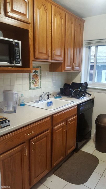 425 S Huntington Ave-Unit -Apt 9 in Boston, MA - Building Photo