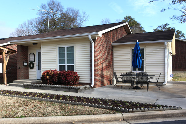White Rock Gardens in Granite Quarry, NC - Foto de edificio - Building Photo