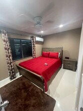 1121 NW 30th Ter in Fort Lauderdale, FL - Foto de edificio - Building Photo