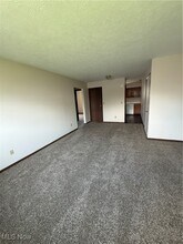 1060 Brandywine Blvd in Zanesville, OH - Building Photo - Building Photo
