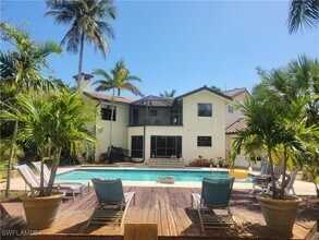 5259 Myrtle Ln in Naples, FL - Building Photo - Building Photo