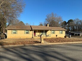 118 Cherokee Dr in Searcy, AR - Building Photo