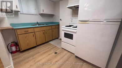 75 Vanbrugh Ave in Toronto, ON - Building Photo - Building Photo