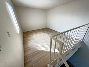 15020 Burbank Blvd in Los Angeles, CA - Building Photo - Building Photo