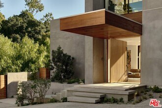 10901 Chalon Rd in Los Angeles, CA - Building Photo - Building Photo