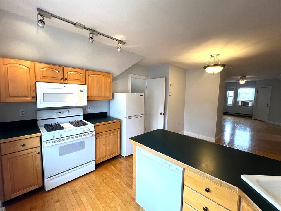 99 Hancock St in Somerville, MA - Building Photo