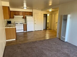 2001 Broadway Ave in San Pablo, CA - Building Photo - Building Photo