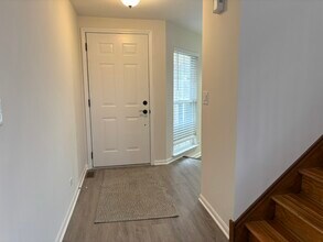 716 Clover Hill Ct in Elk Grove Village, IL - Building Photo - Building Photo