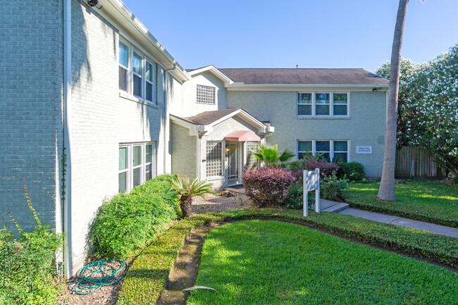 307 Avondale St in Houston, TX - Foto de edificio - Building Photo