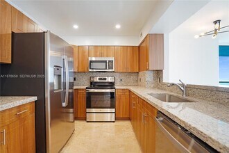 5101 Collins Ave in Miami Beach, FL - Building Photo - Building Photo