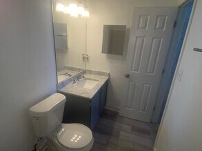 2195 Timberwood Cir N, Unit A in Tallahassee, FL - Building Photo - Building Photo