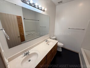 613 S Woodson Ln in Gardner, KS - Building Photo - Building Photo