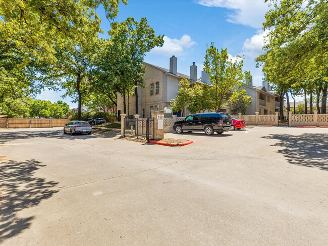 1501 Cedar Elm Dr in Euless, TX - Building Photo - Building Photo