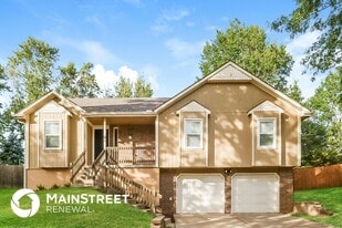 109 NW Chestnut St in Blue Springs, MO - Building Photo