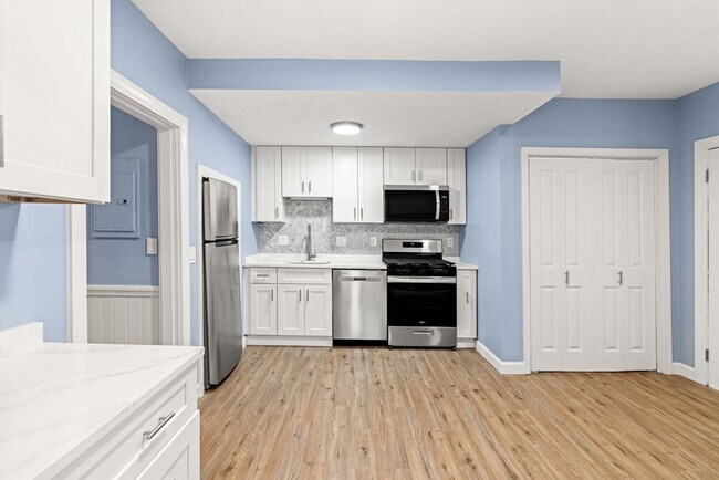 526 E 5th St in Boston, MA - Building Photo - Building Photo