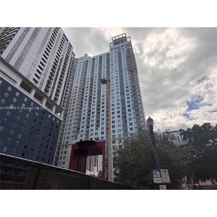 133 NE 2nd Ave in Miami, FL - Foto de edificio