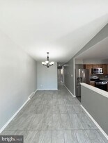 7806 Summerdale Ave in Philadelphia, PA - Building Photo