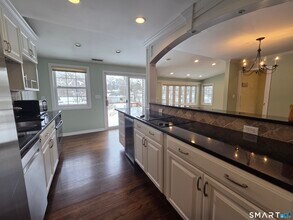 51 Glendale Rd in Stamford, CT - Building Photo - Building Photo