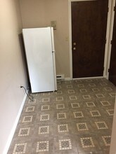 134 W Main St in Plainville, CT - Building Photo - Building Photo