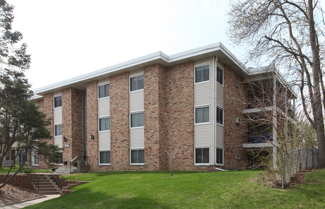 Oxford Gardens in St. Louis Park, MN - Foto de edificio - Building Photo