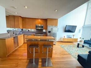 221 Island Ave in San Diego, CA - Building Photo - Building Photo