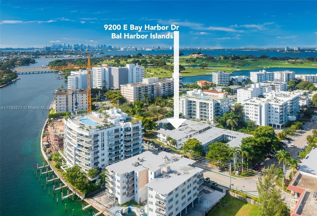 9200 E Bay Harbor Dr in Bay Harbor Islands, FL - Building Photo