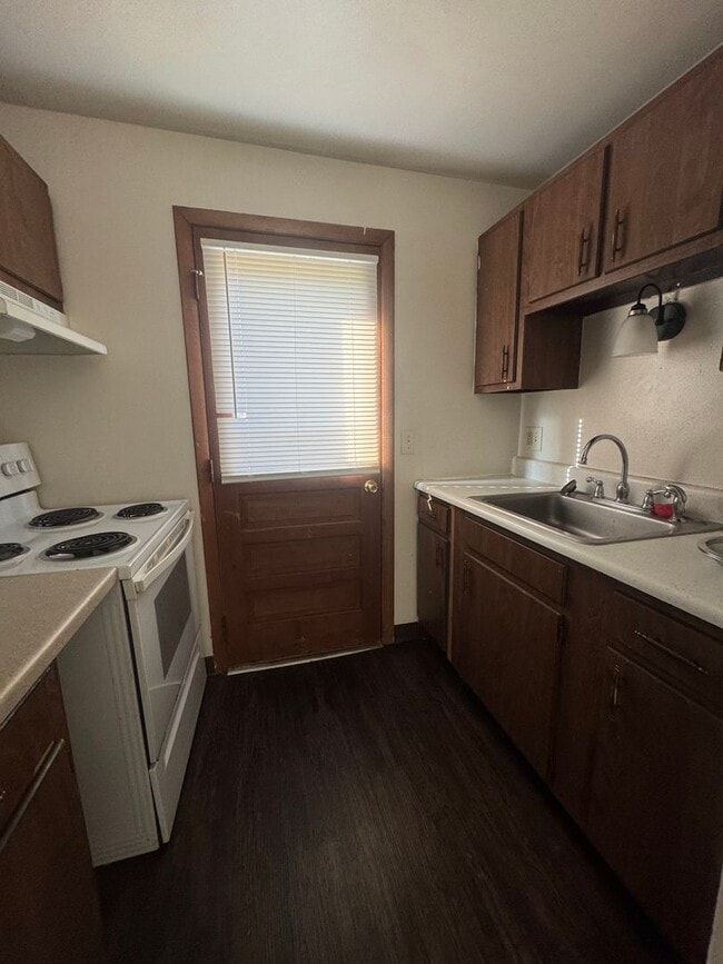 4563-4569 Croftshire Dr in Kettering, OH - Building Photo - Building Photo