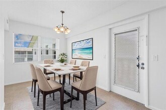 410 Fanshaw J in Boca Raton, FL - Building Photo - Building Photo