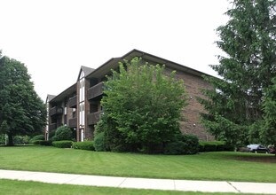 Jefferson West Condominiums in Naperville, IL - Foto de edificio - Building Photo