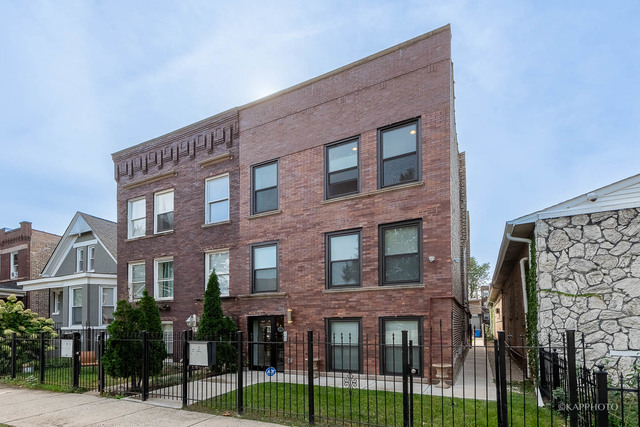 3251 W Carroll Ave in Chicago, IL - Building Photo - Building Photo