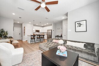 5300 Berkeley Knl Cir in Richmond, TX - Foto de edificio - Building Photo