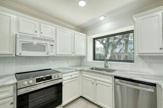 11302 Perennial Ct in Austin, TX - Building Photo - Building Photo