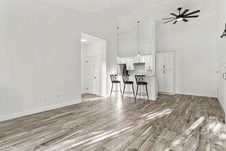 10590 Lakeside Dr N in Garden Grove, CA - Building Photo - Building Photo