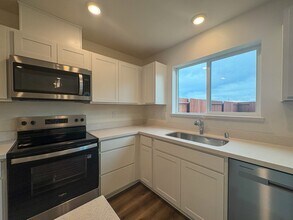 827 Congaree Ln in Redding, CA - Building Photo - Building Photo