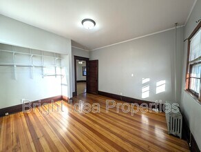 869 Geranium Ave E in St. Paul, MN - Building Photo - Building Photo