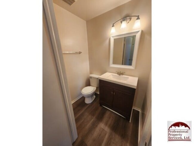 1738 Carriage Way in Frederick, MD - Foto de edificio - Building Photo