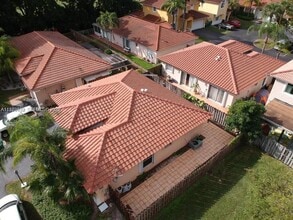 5758 NW 97th Pl in Doral, FL - Building Photo - Building Photo