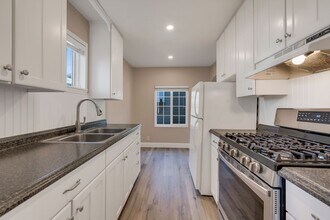 570 E 3rd Ave in Chico, CA - Building Photo - Building Photo