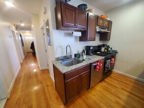 23 Weitz St in Boston, MA - Building Photo - Building Photo